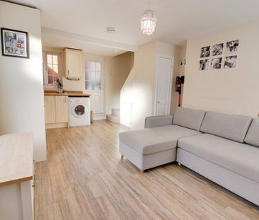 1 bedroom character property to rent - Photo 2