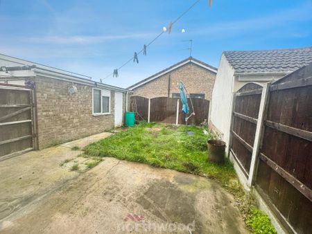 3 bedroom semi-detached house to rent - Photo 4