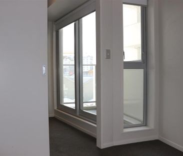 CENTRAL TWO BEDROOM APARTMENT - Photo 1