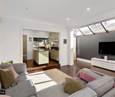 MGM MARTIN – GRAND FREESTANDING THREE BEDROOM + STUDY/SUNROOM FEDER... - Photo 2