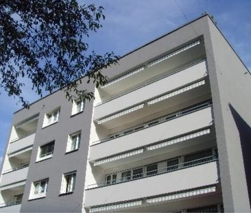 Central location with lake view - Photo 1