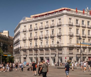 Excellent 1 Bedroom apartment for rent in Embajadores, Madrid - Photo 6