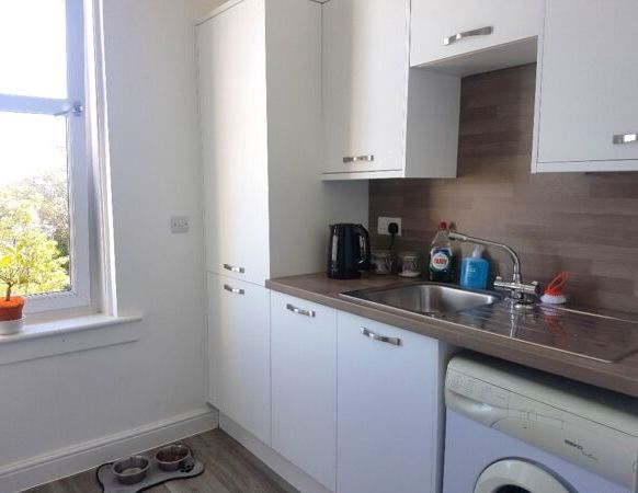 Dundas Street - Photo 1