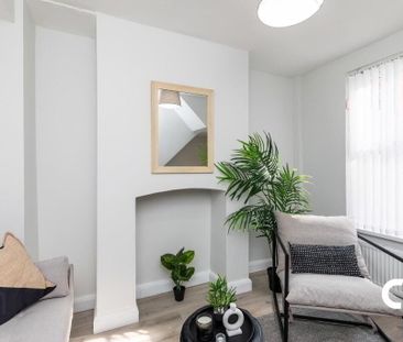 25 Cairo Street (, 6 Month Let), Belfast, BT7 1QS - Photo 2