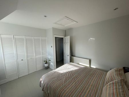 1 Bed Flat, Trinity Road, SW18 - Photo 3