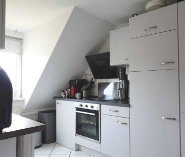 Hübsche 2-Zimmer-Maisonette im Dachgeschoss mit Westbalkon! - Foto 2