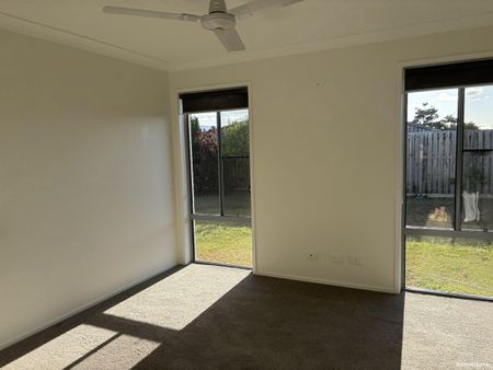 Spacious Family Living in Prime Urraween Location - Photo 2