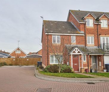 3 bedroom end of terrace house to rent - Photo 2