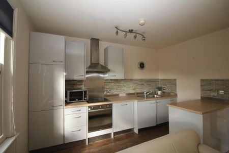 2 bedroom apartment to rent - Photo 3