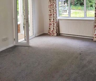 3 bedroom end of terrace house to rent - Photo 3