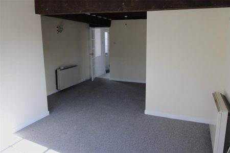 2 bedroom end of terrace house to rent - Photo 2