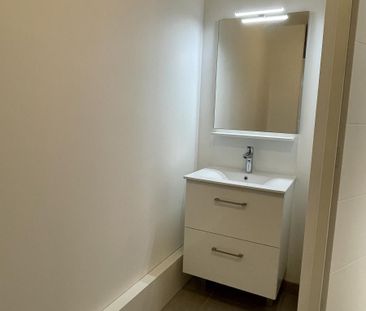 Appartement T2 avec terrasse et stationnement - Photo 2