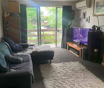 Well located, tidy, back unit, away from busy road - Photo 3