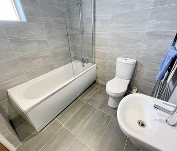 The Carriages, Gobowen Road, SY11 1BX - Photo 2