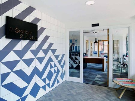 Gold Studio - Photo 5