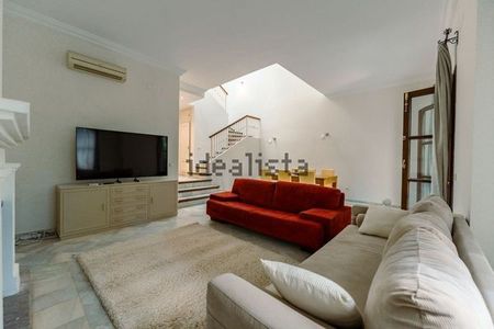 Alquiler de casa o chalet independiente en Calle 19 C - Photo 2