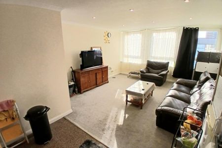 Market Place - Photo 3