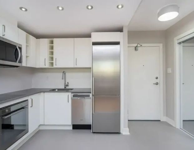 230 Oak Street | 230 Oak Street, Toronto - Photo 1