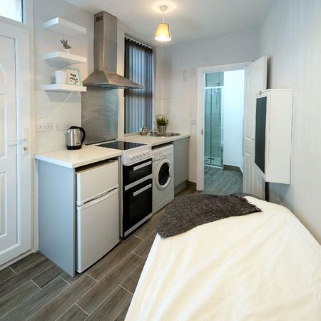 1 bedroom flat to rent - Photo 3