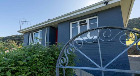 Three bedroom with views! - Photo 4