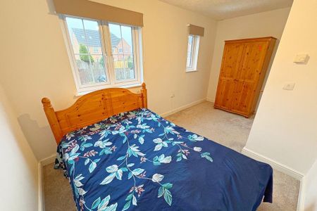 4 bedroom semi-detached house to rent - Photo 5