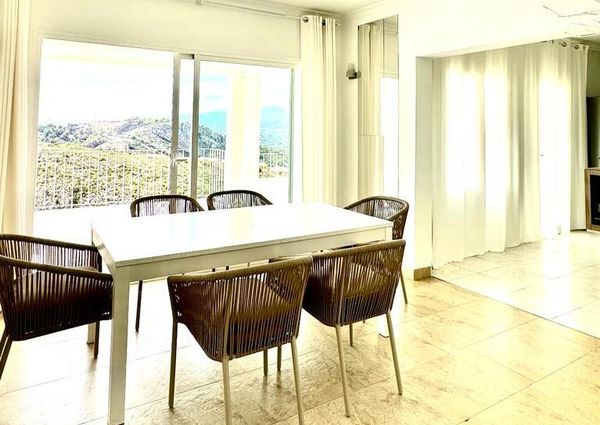 Villa for rent with 4 bedrooms and 3 bathrooms with stunning views