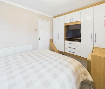 3 bedroom semi-detached house to rent - Photo 6