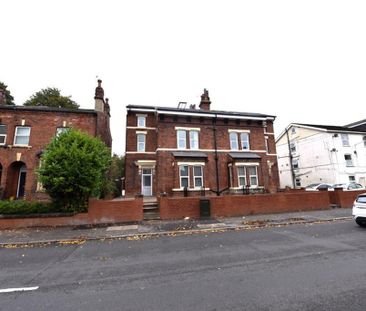 3 bedroom flat to rent - Photo 2