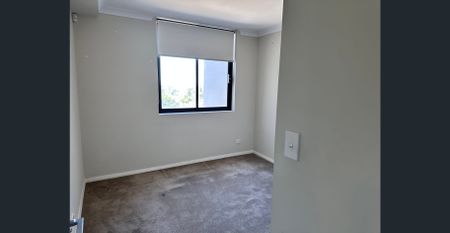 One Bedroom plus Study Apartment Located in the Heart of Parramatta - Photo 5