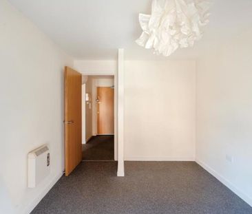 A lovely modern one-bedroom flat available to rent in Vestry Hall w... - Photo 6