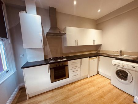 2 bedroom flat to rent - Photo 3