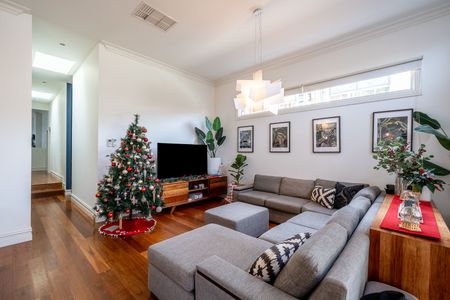 123 Primrose Street, Essendon VIC 3040 - Photo 2