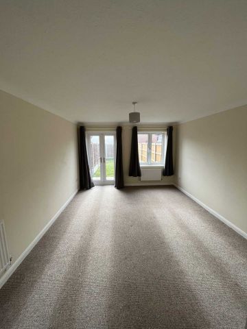 Sunbury Court, Shoeburyness - Photo 3