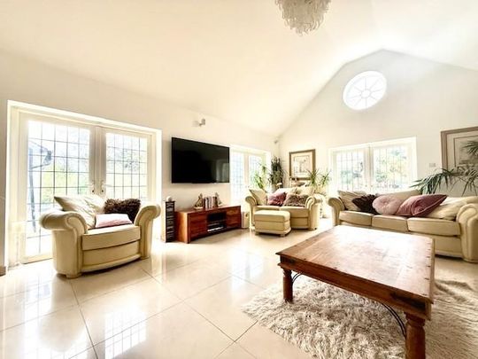 2 bedroom bungalow to rent - Photo 1