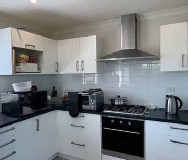 ROLLESTON - 4 BEDROOMS, 2 BATHROOMS, HEATPUMP, DOUBLE GARAGE - Photo 4