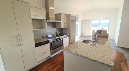 CITY CENTRE - 3 BEDROOMS - Photo 4