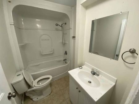 65 John St, Unit 2, Kingston ON - Photo 2