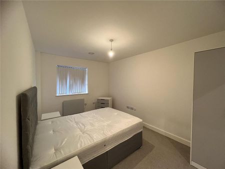 2 bedroom apartment to rent - Photo 4