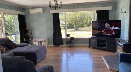 Sunny Rural Retreat - Short Term Only! - Photo 2