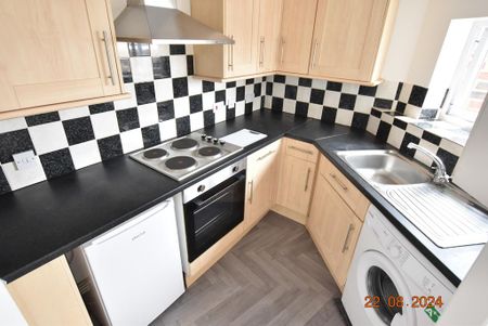 1 bedroom flat to rent - Photo 2