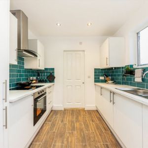 South Lane, KT3, London - Photo 2