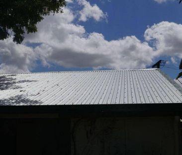 Colonial Cottage with character - Photo 3