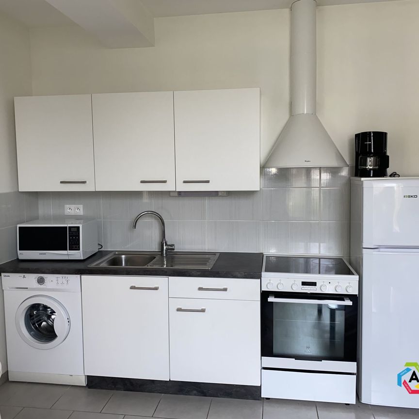 Location Appartement 1 pièce 25m² - Photo 2