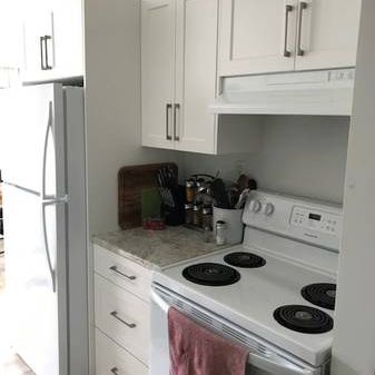 2 bedroom TOP FLOOR fully renovated suite!! Early move-in possible! - Photo 4