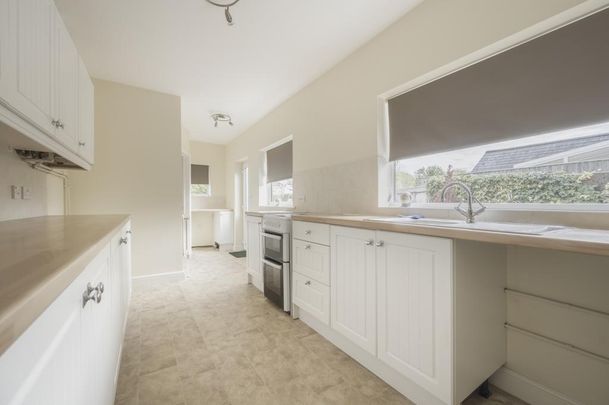 3 bedroom end of terrace house to rent - Photo 1