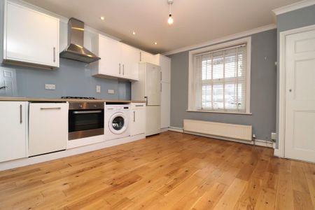 2 bedroom maisonette to rent - Photo 4