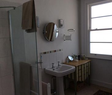 Huge double room in BS9 with your own bathroom/kitchen - Photo 4