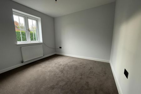 3 bedroom House To Let Total Size: 1045 SQ FT - Photo 5