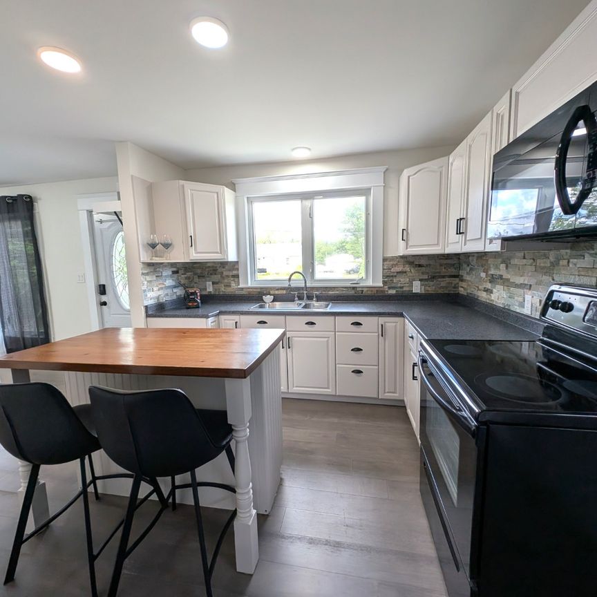 Parkmoor Avenue, Halifax 25-090 - Photo 1