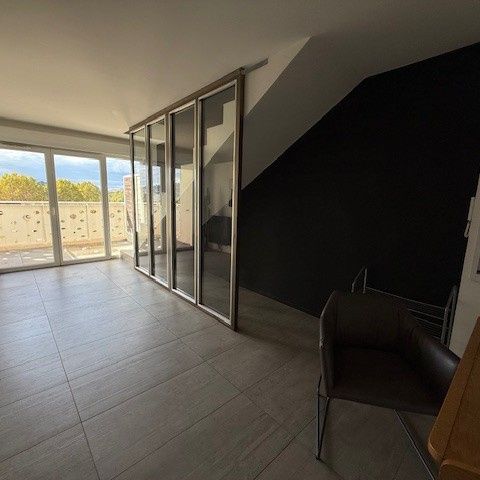Location Appartement 4 pièces 131m² TOULON 83100 - Photo 1